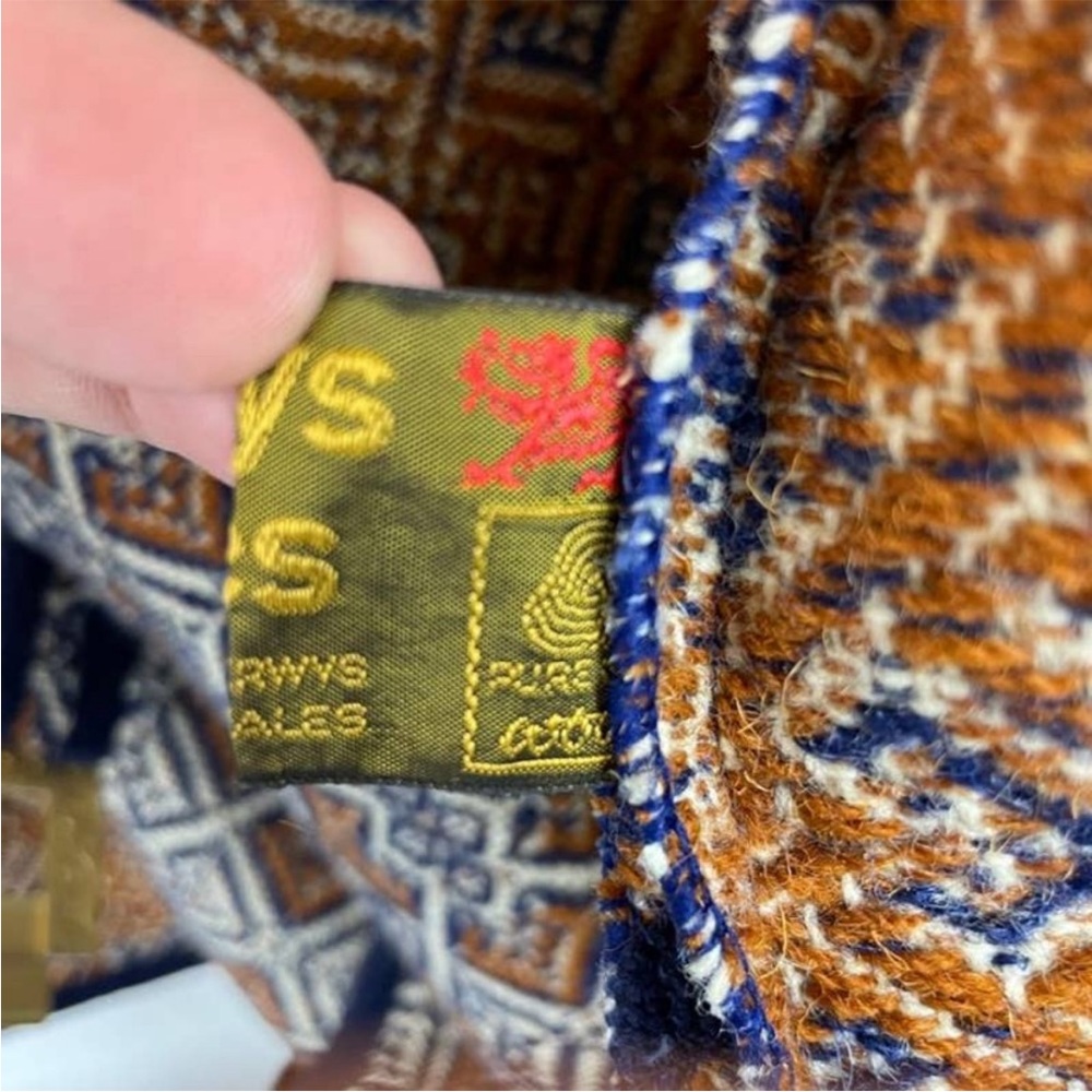 Caerwys Clothes 100% Pure Wool Cape Waistcoat Tapestry Design Vintage 1970s OSFA - Picture 10 of 10